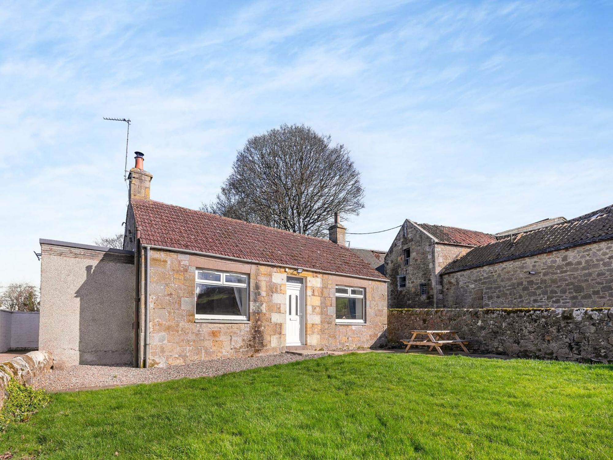 The Old Shepherds Cottage Pitlessie Bagian luar foto